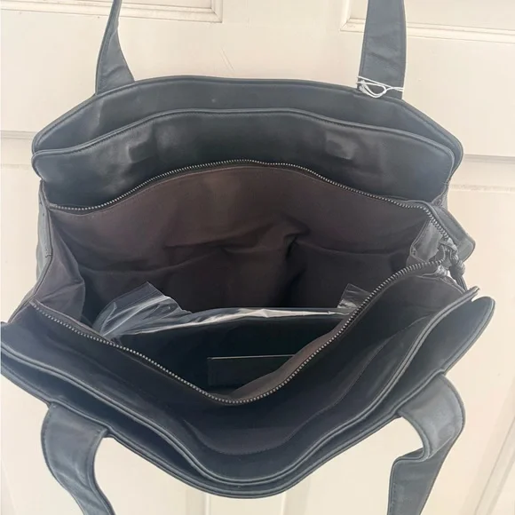 CHANEL Vintage CC Shoulder Bag Large Black Leather with ID Card & COA VGC - Picture 10 of 16